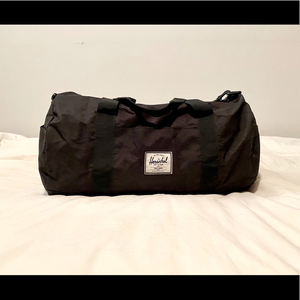 Black Herschel Sutton Duffle Bag